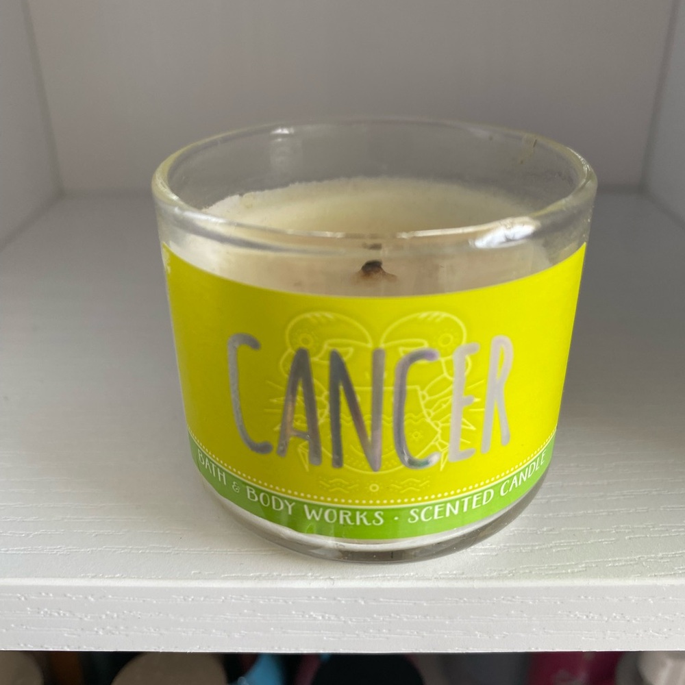 Bath & Body Works Cancer Scented Candle